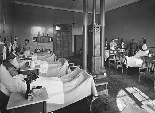 Sengestue til 10 patienter. Ca. 1914